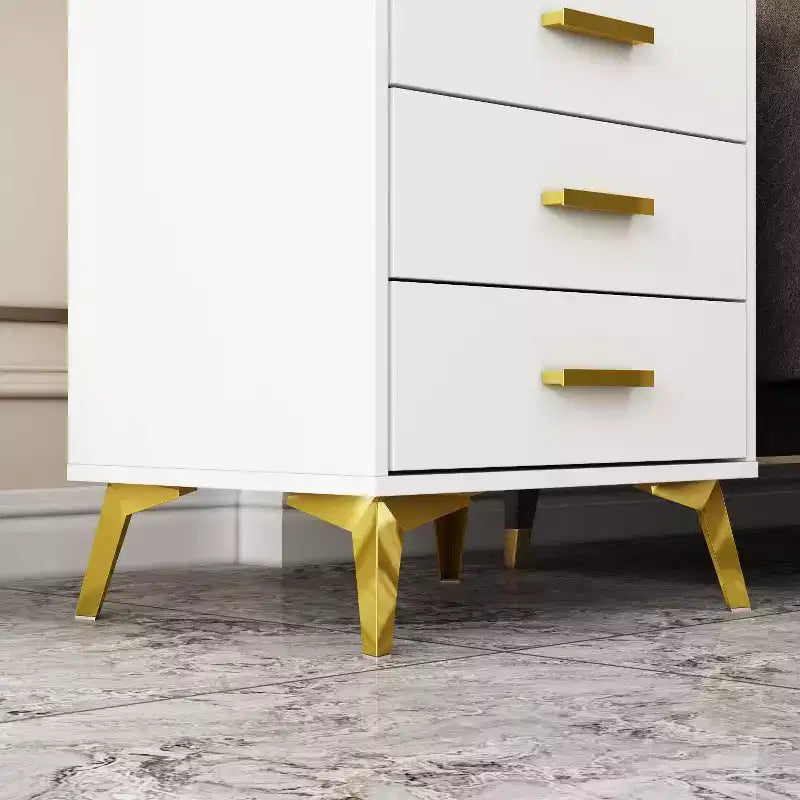 Comodino Chic Bianco: Elegante Contenitore con Accenti Dorati