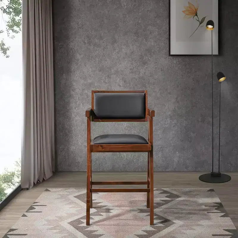 Sgabello da bancone con braccioli Home Hamilton Mid-Century Modern 26 in legno massello e finta pelle imbottita